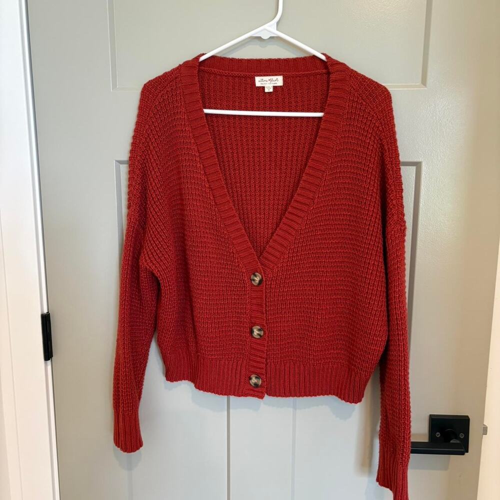 Womens Rust color cardigan with tortoise shell buttons. Size Medium